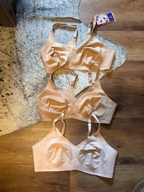 Brand new Honey Love wireless bras Crossover size Large